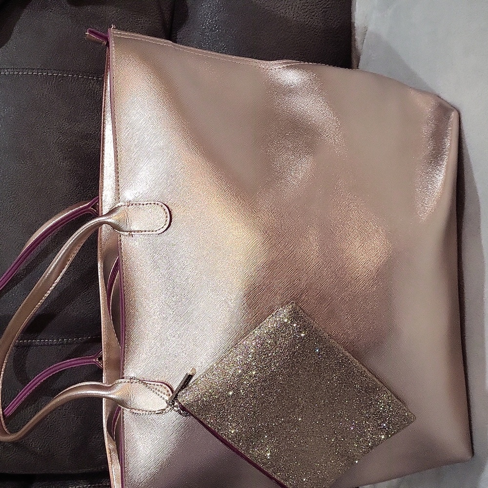 Elegant Rose Gold Tote Bag with Glitter Pouch - Picture 3 of 13